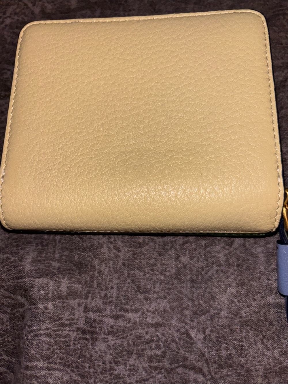 Tory Burch Pebbled Green Compact Wallet with Gold Logo - Picture 2 of 7